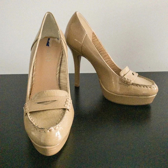 Nine & Co Tan Heels Sz 6 - Picture 1 of 4